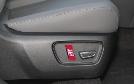 Toyota RAV4, 2026 год, 4 400 000 рублей, 27 фотография
