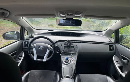 Toyota Prius, 2010 год, 990 000 рублей, 10 фотография
