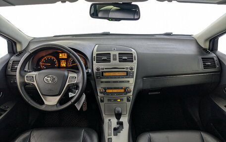 Toyota Avensis III рестайлинг, 2011 год, 1 100 000 рублей, 23 фотография
