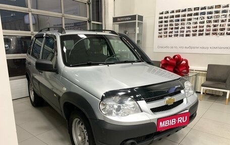 Chevrolet Niva I рестайлинг, 2018 год, 660 000 рублей, 3 фотография