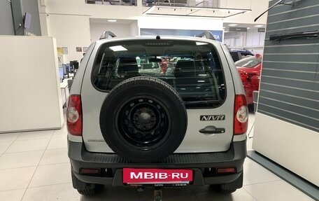 Chevrolet Niva I рестайлинг, 2018 год, 660 000 рублей, 7 фотография