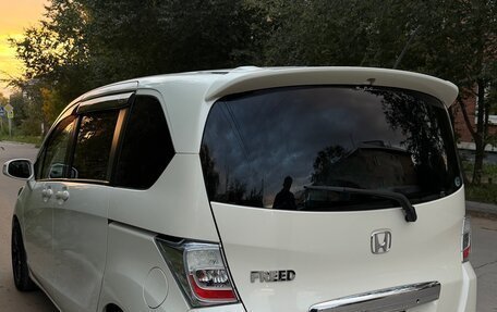 Honda Freed I, 2012 год, 1 050 000 рублей, 10 фотография