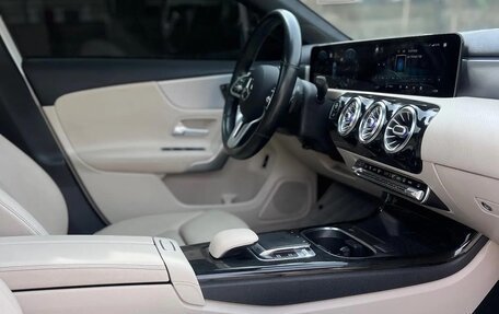 Mercedes-Benz A-Класс, 2022 год, 2 210 000 рублей, 7 фотография