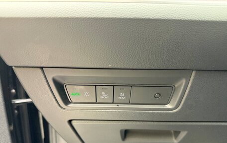 Volkswagen Touareg III, 2019 год, 4 650 000 рублей, 12 фотография