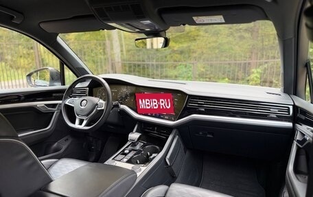 Volkswagen Touareg III, 2019 год, 4 650 000 рублей, 7 фотография