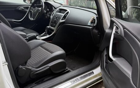 Opel Astra J, 2012 год, 900 000 рублей, 8 фотография