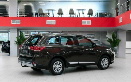 Mitsubishi Outlander III рестайлинг 3, 2019 год, 1 950 000 рублей, 2 фотография