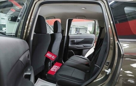 Mitsubishi Outlander III рестайлинг 3, 2019 год, 1 950 000 рублей, 7 фотография