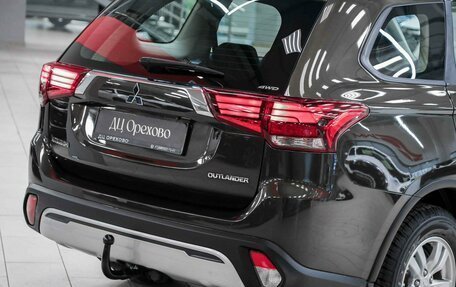 Mitsubishi Outlander III рестайлинг 3, 2019 год, 1 950 000 рублей, 12 фотография