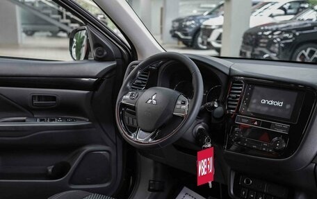 Mitsubishi Outlander III рестайлинг 3, 2019 год, 1 950 000 рублей, 10 фотография