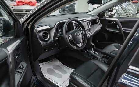 Toyota RAV4, 2019 год, 2 450 000 рублей, 8 фотография