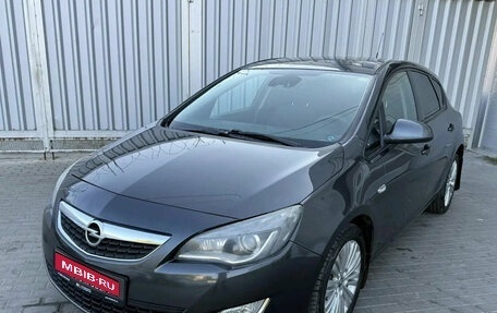 Opel Astra J, 2011 год, 645 000 рублей, 1 фотография