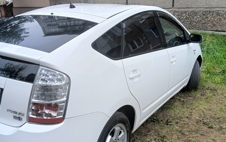 Toyota Prius, 2009 год, 720 000 рублей, 4 фотография