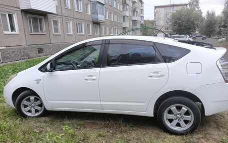 Toyota Prius, 2009 год, 720 000 рублей, 9 фотография