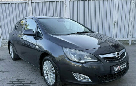 Opel Astra J, 2011 год, 645 000 рублей, 3 фотография