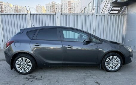 Opel Astra J, 2011 год, 645 000 рублей, 5 фотография
