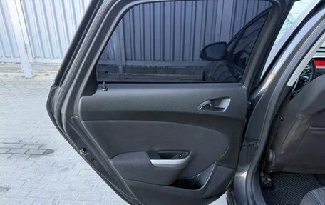 Opel Astra J, 2011 год, 645 000 рублей, 17 фотография