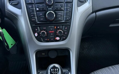 Opel Astra J, 2011 год, 645 000 рублей, 12 фотография