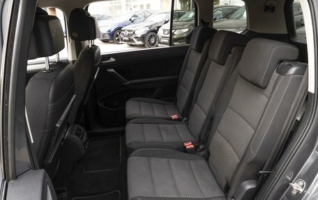 Volkswagen Touran III, 2019 год, 1 849 000 рублей, 9 фотография