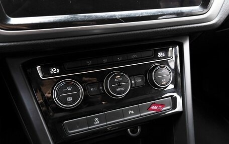 Volkswagen Touran III, 2019 год, 1 849 000 рублей, 18 фотография