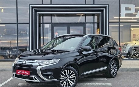 Mitsubishi Outlander III рестайлинг 3, 2021 год, 2 587 000 рублей, 1 фотография