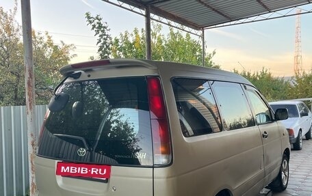 Toyota Town Ace III, 1997 год, 525 000 рублей, 2 фотография