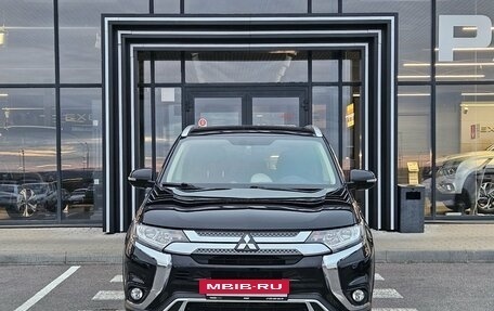 Mitsubishi Outlander III рестайлинг 3, 2021 год, 2 587 000 рублей, 2 фотография