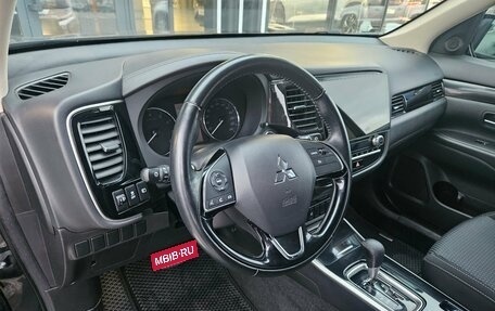 Mitsubishi Outlander III рестайлинг 3, 2021 год, 2 587 000 рублей, 8 фотография
