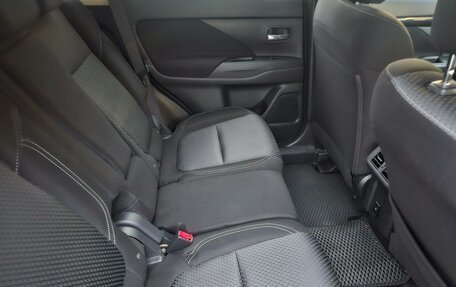 Mitsubishi Outlander III рестайлинг 3, 2021 год, 2 587 000 рублей, 10 фотография