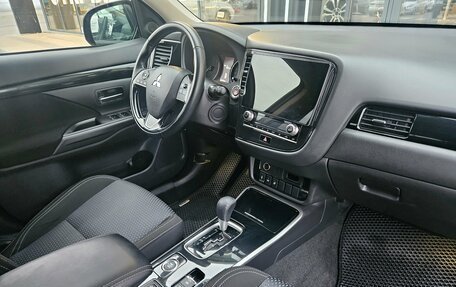 Mitsubishi Outlander III рестайлинг 3, 2021 год, 2 587 000 рублей, 9 фотография