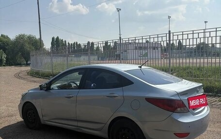 Hyundai Solaris II рестайлинг, 2012 год, 600 000 рублей, 4 фотография