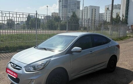 Hyundai Solaris II рестайлинг, 2012 год, 600 000 рублей, 2 фотография