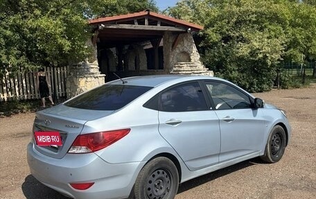 Hyundai Solaris II рестайлинг, 2012 год, 600 000 рублей, 3 фотография