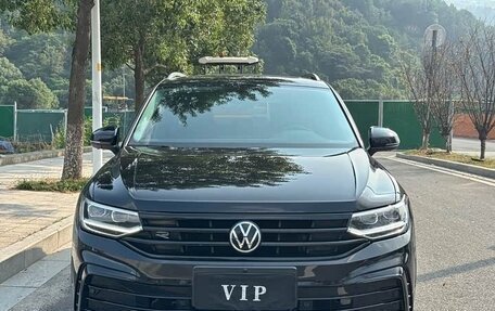 Volkswagen Tiguan II, 2022 год, 1 785 000 рублей, 3 фотография