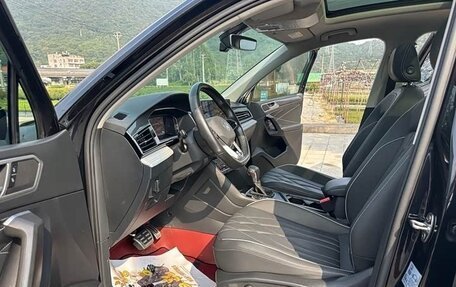 Volkswagen Tiguan II, 2022 год, 1 785 000 рублей, 4 фотография