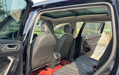 Volkswagen Tiguan II, 2022 год, 1 785 000 рублей, 8 фотография