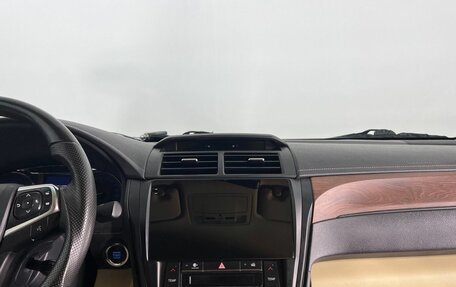 Toyota Camry, 2016 год, 1 988 000 рублей, 19 фотография