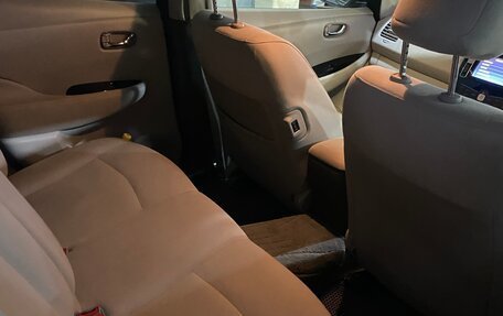 Nissan Leaf I, 2016 год, 300 000 рублей, 10 фотография