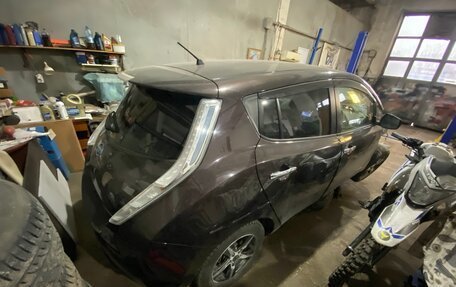 Nissan Leaf I, 2016 год, 300 000 рублей, 18 фотография