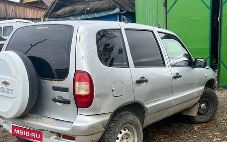 Chevrolet Niva I рестайлинг, 2004 год, 195 000 рублей, 3 фотография