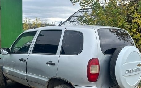 Chevrolet Niva I рестайлинг, 2004 год, 195 000 рублей, 4 фотография