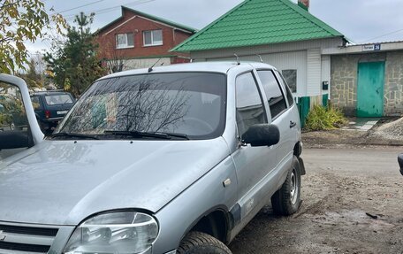 Chevrolet Niva I рестайлинг, 2004 год, 195 000 рублей, 5 фотография