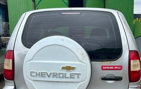Chevrolet Niva I рестайлинг, 2004 год, 195 000 рублей, 7 фотография