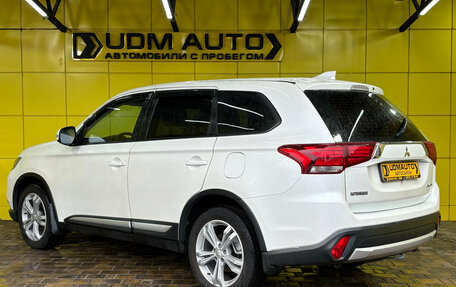 Mitsubishi Outlander III рестайлинг 3, 2017 год, 1 750 000 рублей, 7 фотография