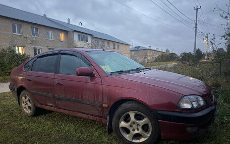 Toyota Avensis III рестайлинг, 1999 год, 330 000 рублей, 1 фотография