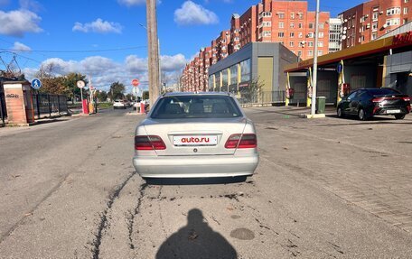 Mercedes-Benz E-Класс, 2001 год, 240 000 рублей, 4 фотография
