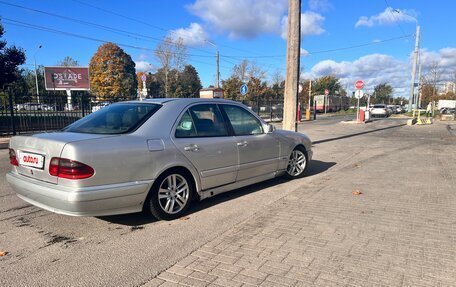 Mercedes-Benz E-Класс, 2001 год, 240 000 рублей, 5 фотография
