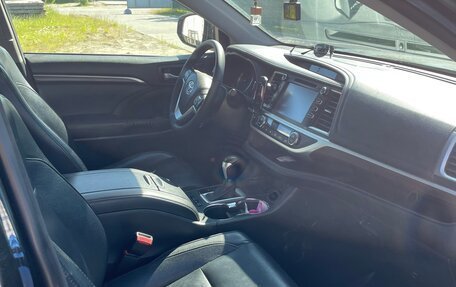 Toyota Highlander III, 2014 год, 3 100 000 рублей, 10 фотография