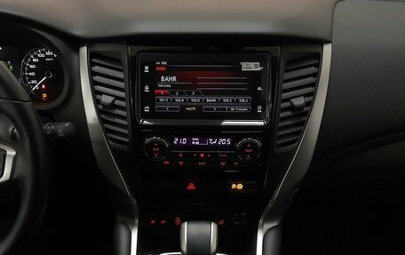 Mitsubishi Pajero Sport III рестайлинг, 2019 год, 4 200 000 рублей, 15 фотография