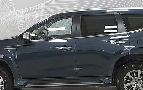 Mitsubishi Pajero Sport III рестайлинг, 2019 год, 4 200 000 рублей, 10 фотография